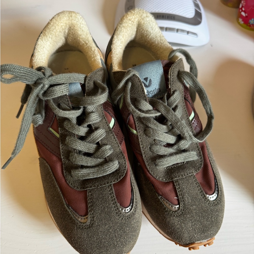 Vionic Women's Athletic Shoes in Brown and Gray